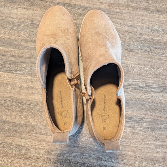 Time and Tru Women's Tan Suede Booties - Picture 3 of 4